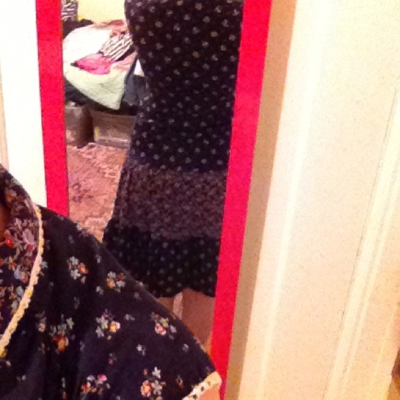 Size 9 Jackie O! Vintage dress. - Picture 2 of 3