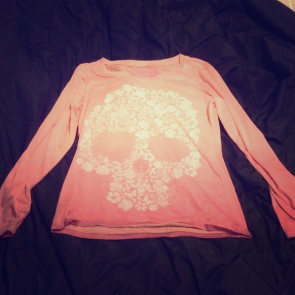 Pink faded to dark pink long sleeve shirt - Picture 1 of 3