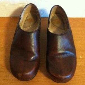 Dansko shoes- size EUR 38= 7-1/2.  Dk brwn leather