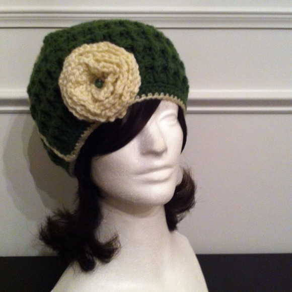Crochet hat - Picture 1 of 3