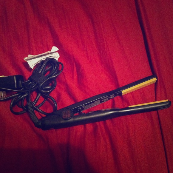 Sold✨Slim chi ceramic hair straightener