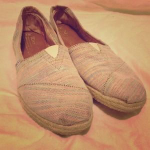 TOMS! Size 8 🌟on hold🌟