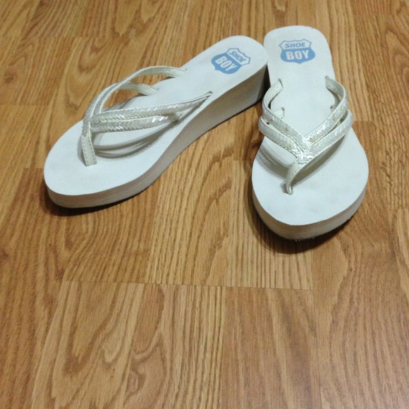🔴Sold in bundle🔴🌺 Cream Shoe Boy sandals.