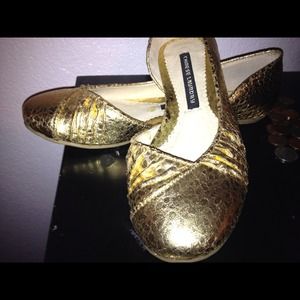 Chinese Laundry slip on's