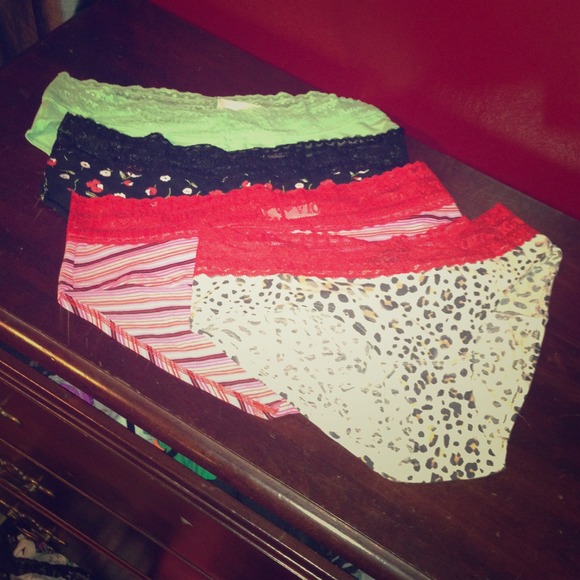 5 Pairs if Victorias Secret Lace Panties