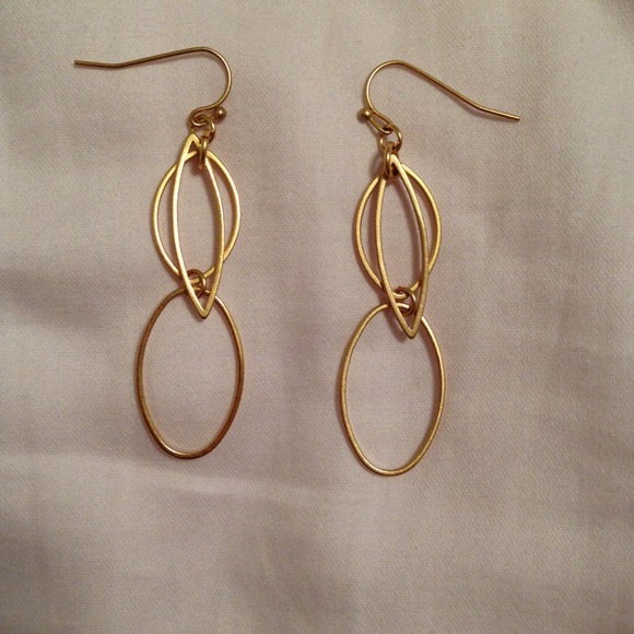 Premier Gold Bundle! Hoop earrings and ring!