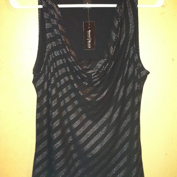 A short sleeve shirt