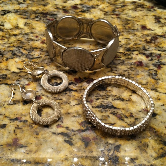 💥REDUCED💥 Liz Claiborne Jewelry Bundle