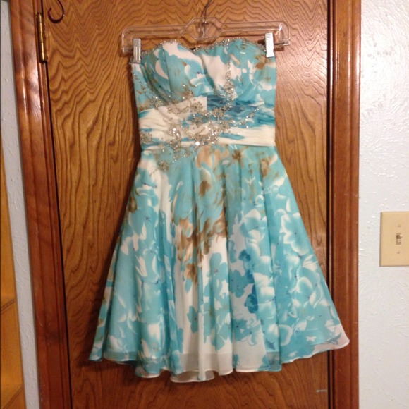 Brand new banquet/prom/cocktail dress