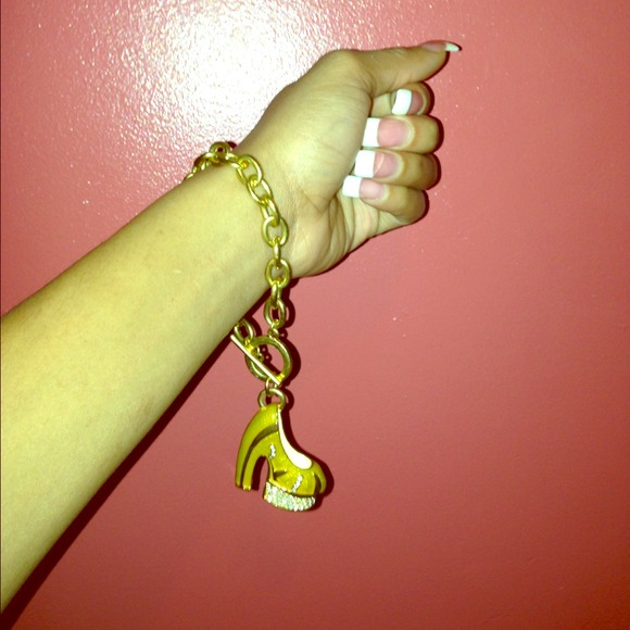 Unique gold bracelet heels charm