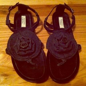 Vera Wang ��Denim Rose Sandals��