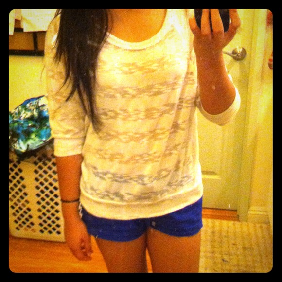 White 3/4 sleeve top