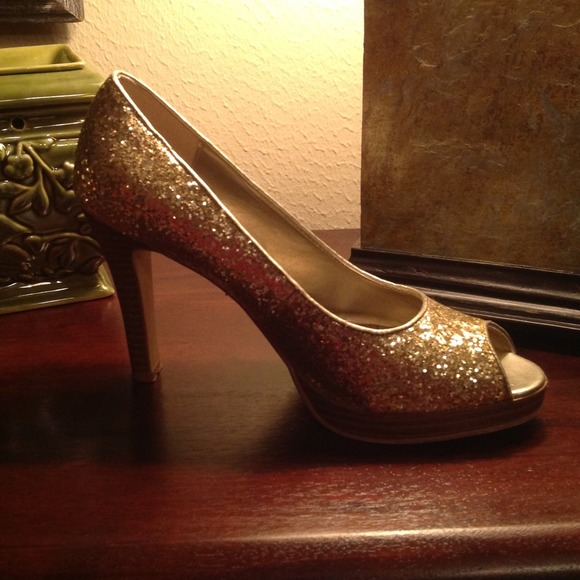 Fioni Peep Toe Gold Glitter Heels
