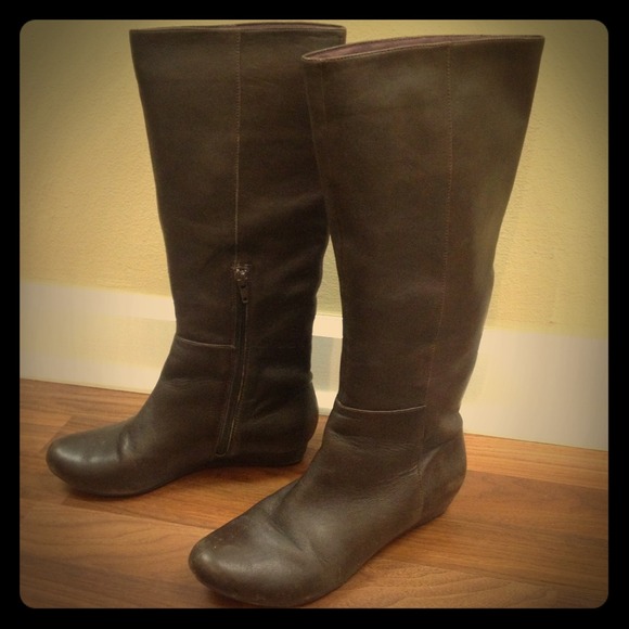 Indigo by Clark's 7.5 brown mid calf leather boot