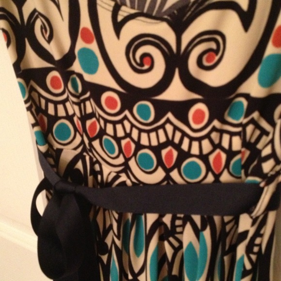 Printed Empire Waist Dress - Picture 4 of 4