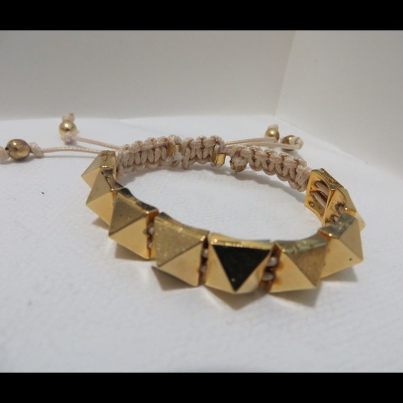 Spike bracelet. - Picture 1 of 1