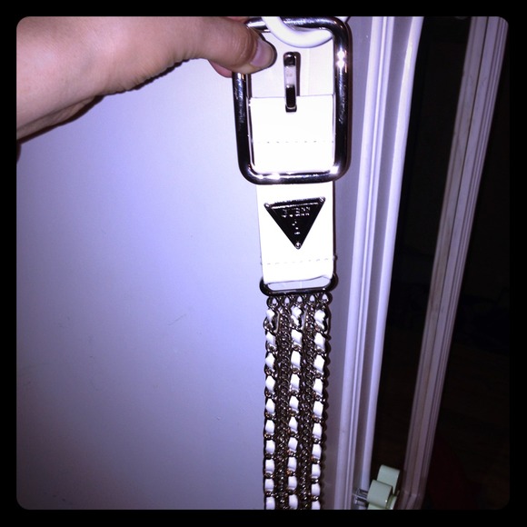 Guess belt
