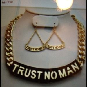 Trust no man necklace set
