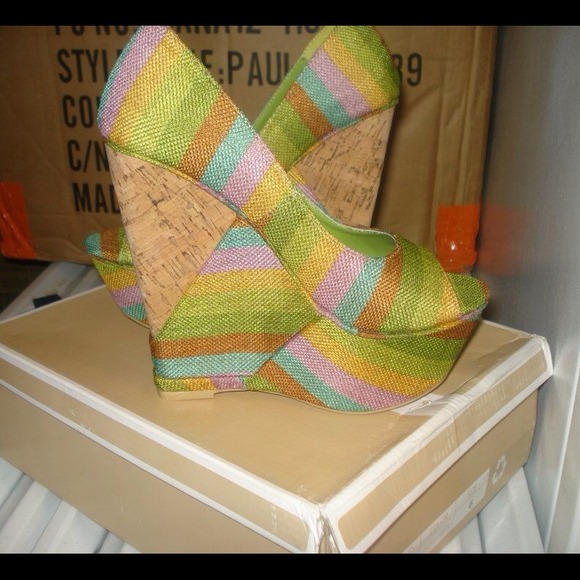 💕REDUCED💕 Colorful Peep Toe Wedge