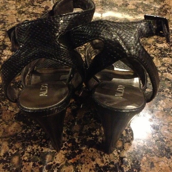 ✂Reduced✂ Black Aldo jeweled shoes - Picture 4 of 4