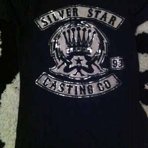 ❤️️bogo❤️️Size large NWOT SILVER STAR TSHIRT