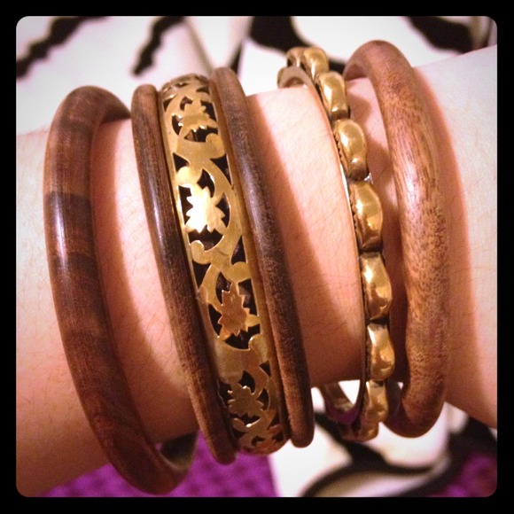 Jewelry - Wooden bangles