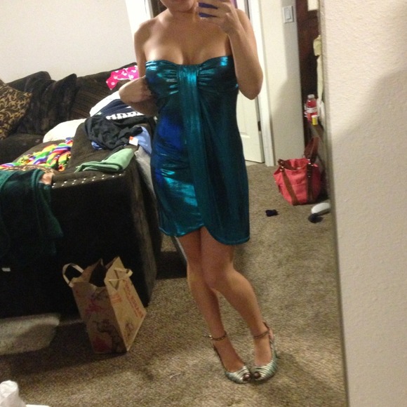 Dresses & Skirts - Shiny club dress