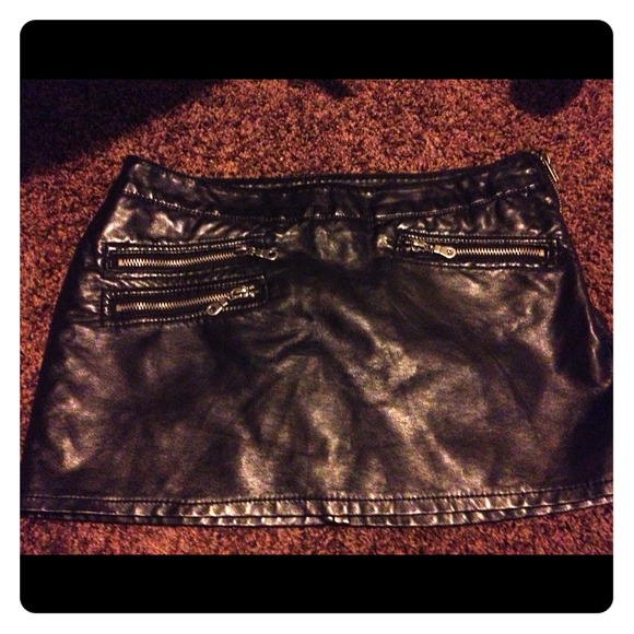 ❤Mini leather-like skirt ❤