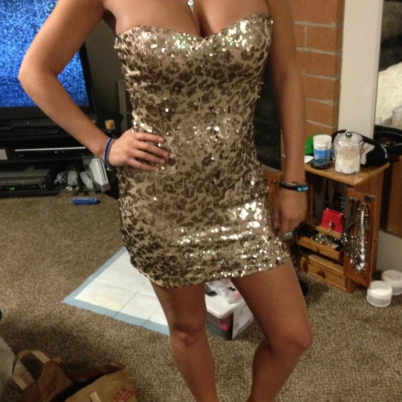 Dresses & Skirts - Gold sequence dreas