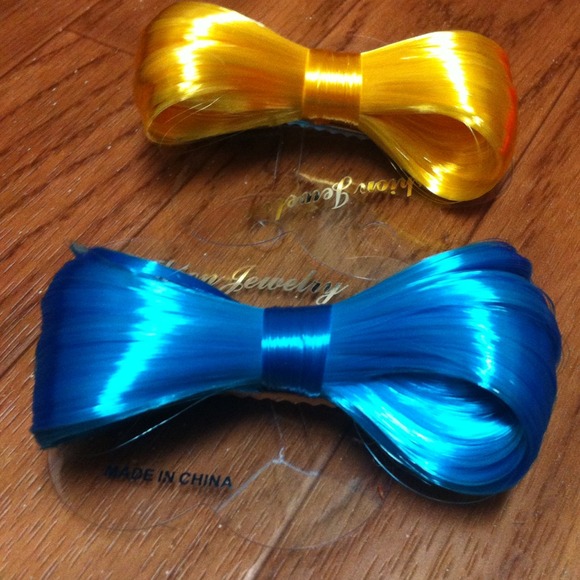 Adorable neon hair clip bows ๐ - Picture 2 of 4
