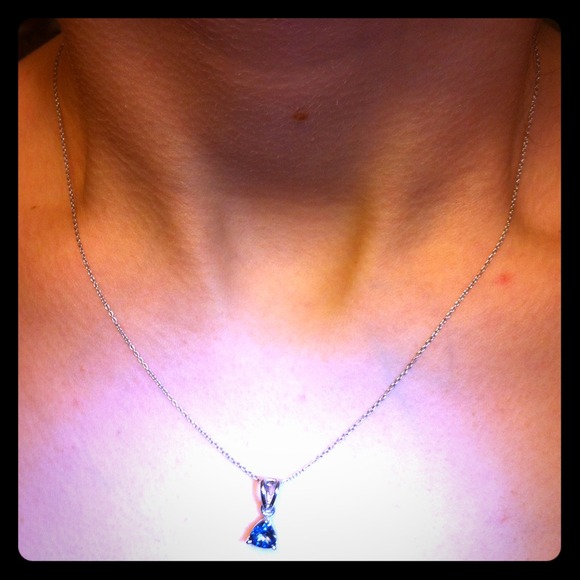 London Blue Topaz Sterling Pendant w chain qty 2