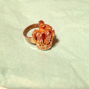 ✋Sold in bundle✋Golden crown ring