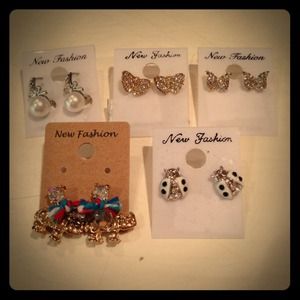 ***TRADED***Bundle 5 pairs of earrings