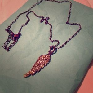 ✋Sold in bundle✋Gold angel wing necklace