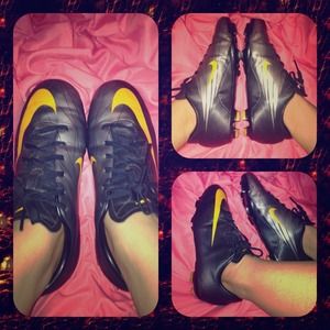 Nike*Soccer cleats!! Orange and black!!!