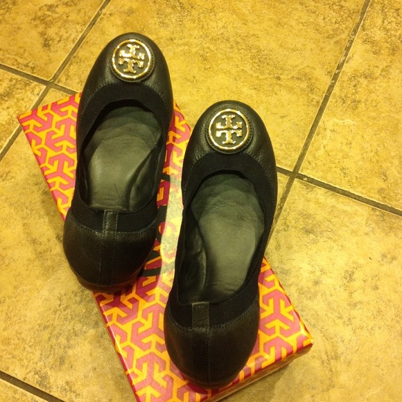 NO LONGER AVAIL- Tory Burch Navy blue Carolines - Picture 2 of 4