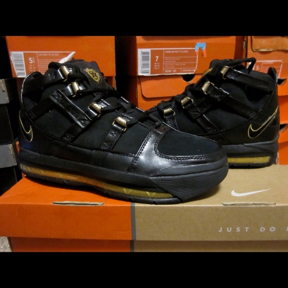 DS Nike Lebron III 5y=6.5 women's