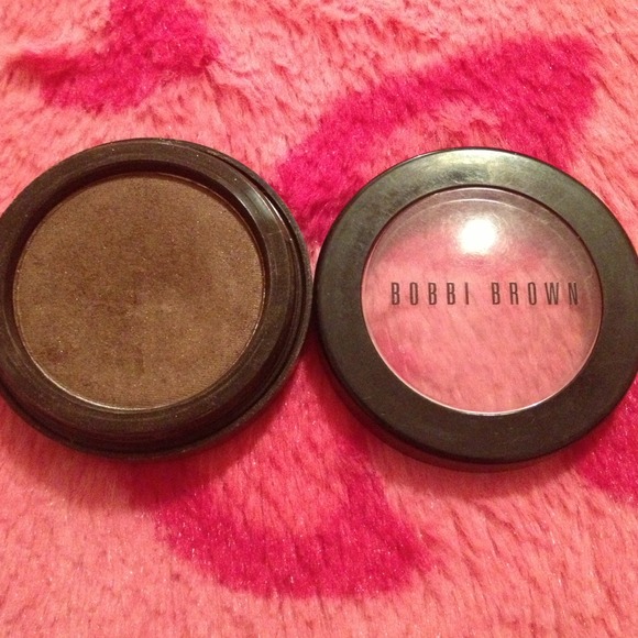 🚫Sold🚫Bobbi Brown single shadow in Chocolate - Picture 2 of 4