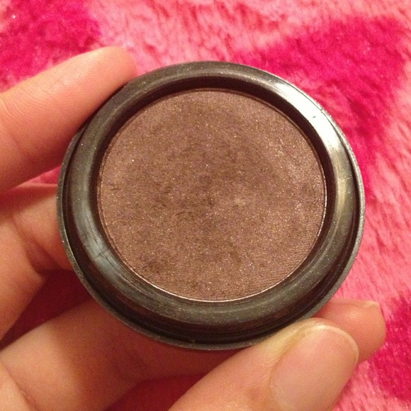 🚫Sold🚫Bobbi Brown single shadow in Chocolate - Picture 3 of 4