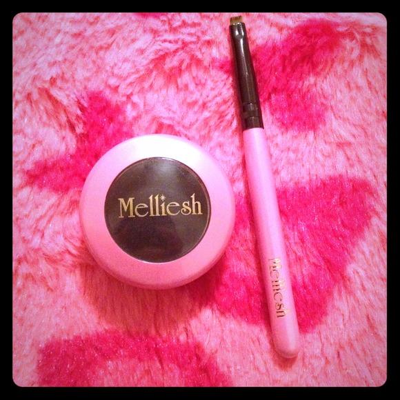 🚫Sold🚫Melliesh powder eyeliner in black (with br