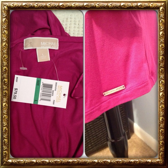 SOLD💖NWT gorgeous Michael Kors drape V neck top💖 - Picture 3 of 4