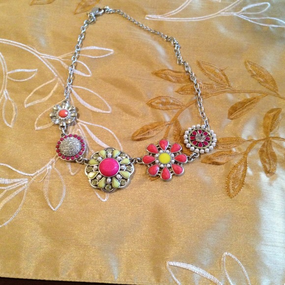 Lia sophia necklace