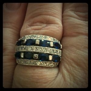 Sapphire/diamond ring