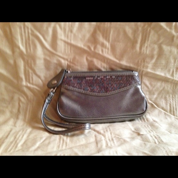 Silver sequenced clutch