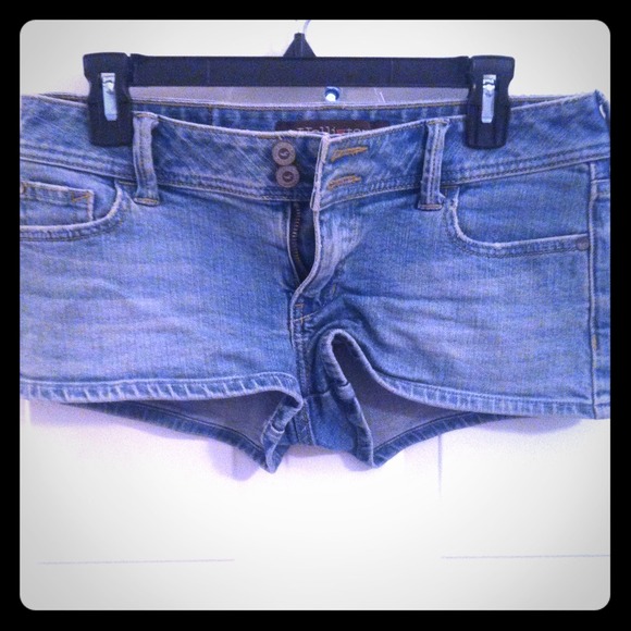 ❌SOLD❌Hollister denim shorts size 7