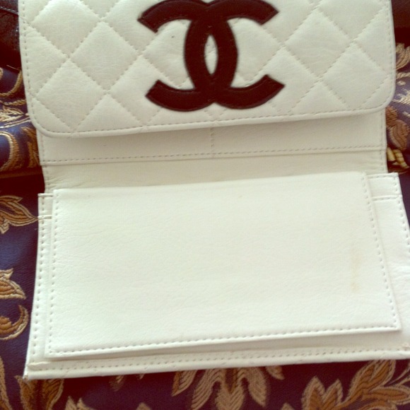 Wallet bought from purse party for $25