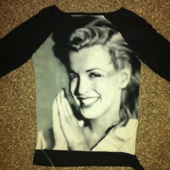 NWOT size S Marilyn Monroe T $15 - Picture 2 of 2