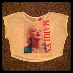 Cropped Marilyn Monroe off the shoulder Tee