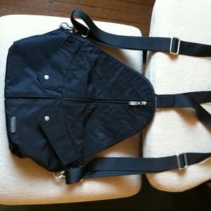 Baggallini New Traverse back pack purse.