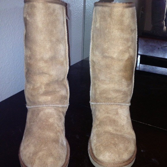 Authentic ugg boots - Picture 3 of 4